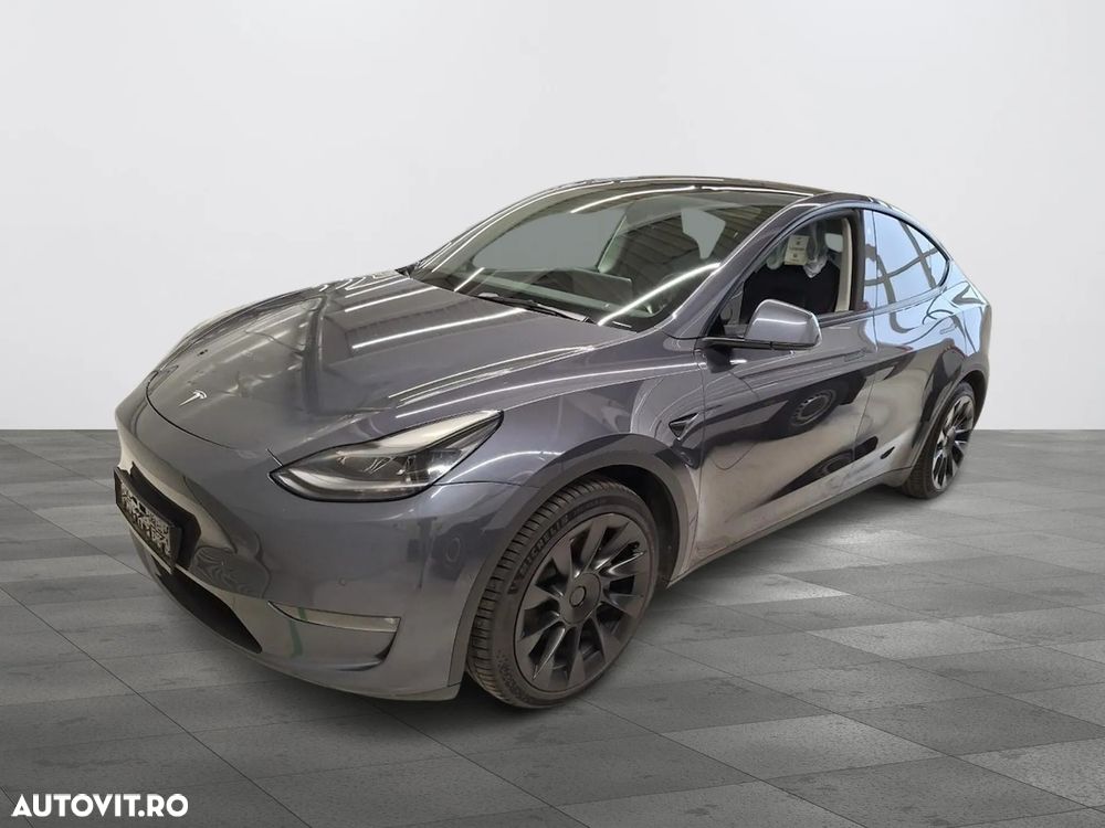 Tesla Model Y Long Range Dual Motor AWD - 2