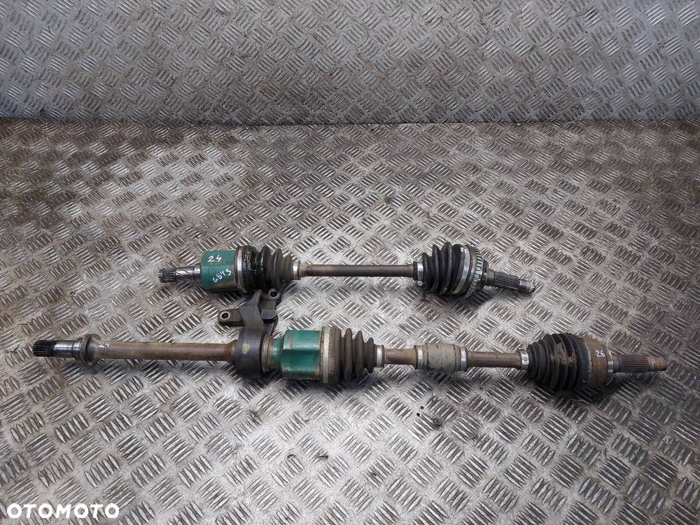 PÓŁOŚ LEWY PRZÓD + PRAWY PRZÓD 5B MAZDA 323 PROTEGE BJ 1.6 16V - 1