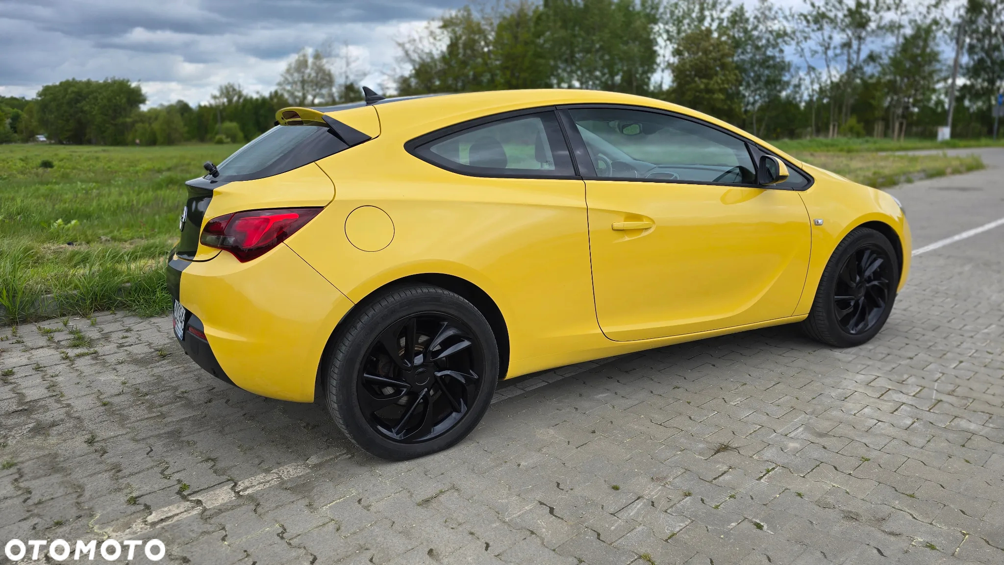 Opel Astra IV GTC 1.6 T Sport - 7