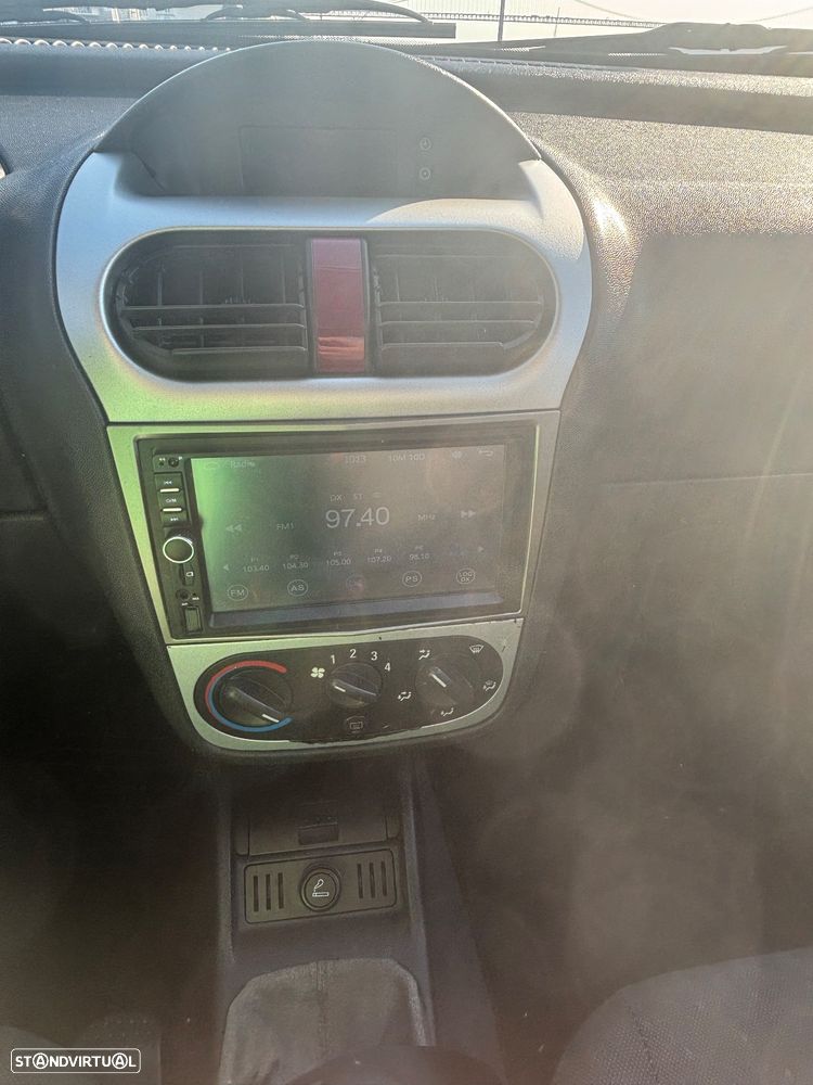 Opel Corsa 1.2 16V Essentia - 5