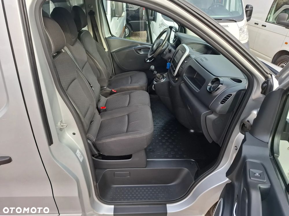 Opel VIVARO 2015 1.6CDTI 120KM KLIMA 3osobowy - 17