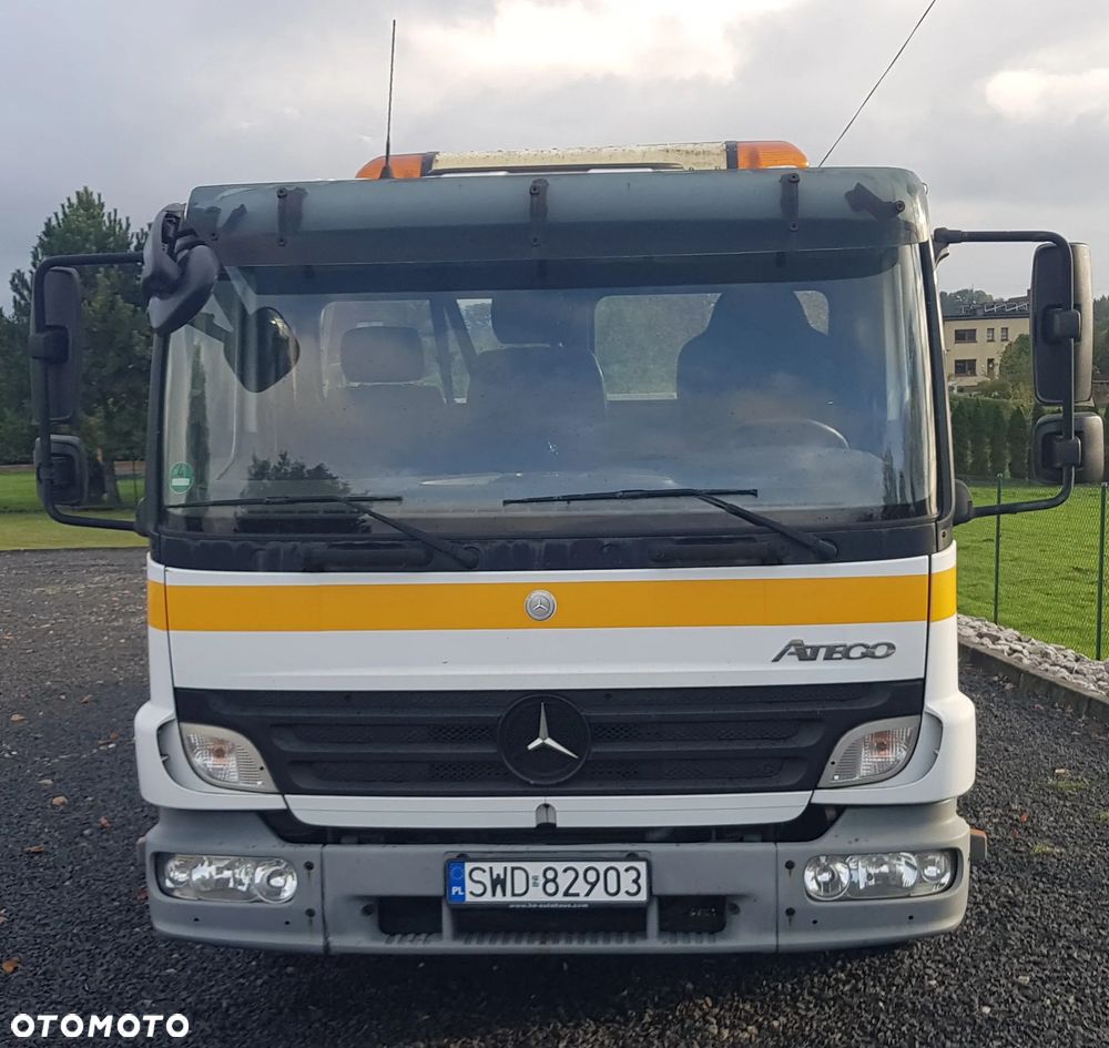 Mercedes-Benz 818L - 1