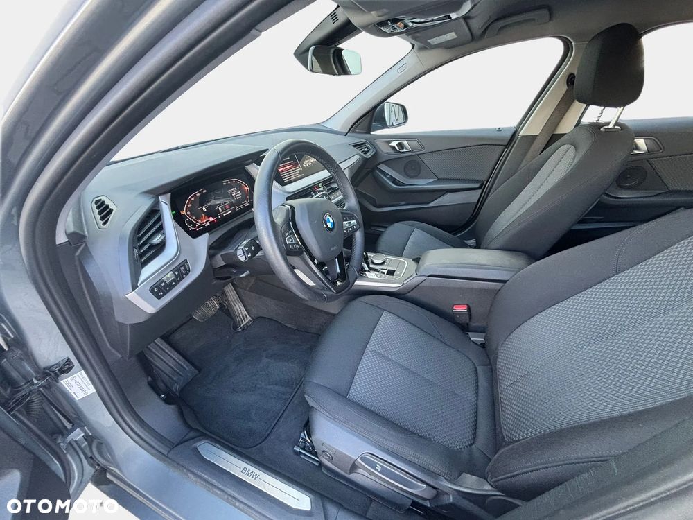 BMW Seria 1 118i Advantage - 32