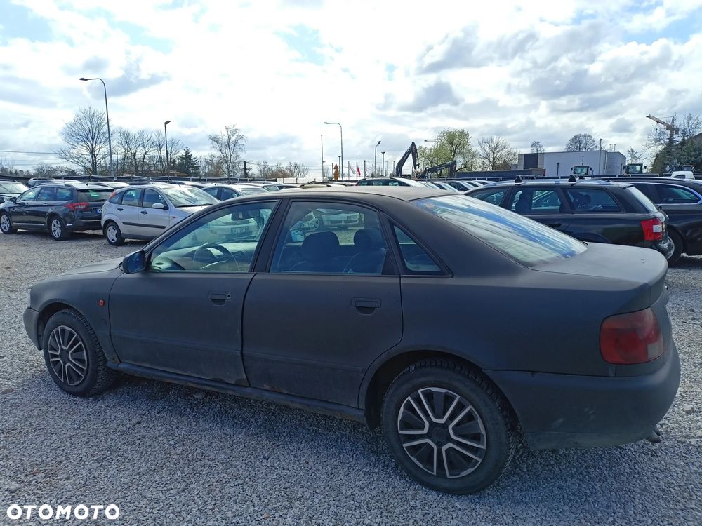 Audi A4 Limousine - 3