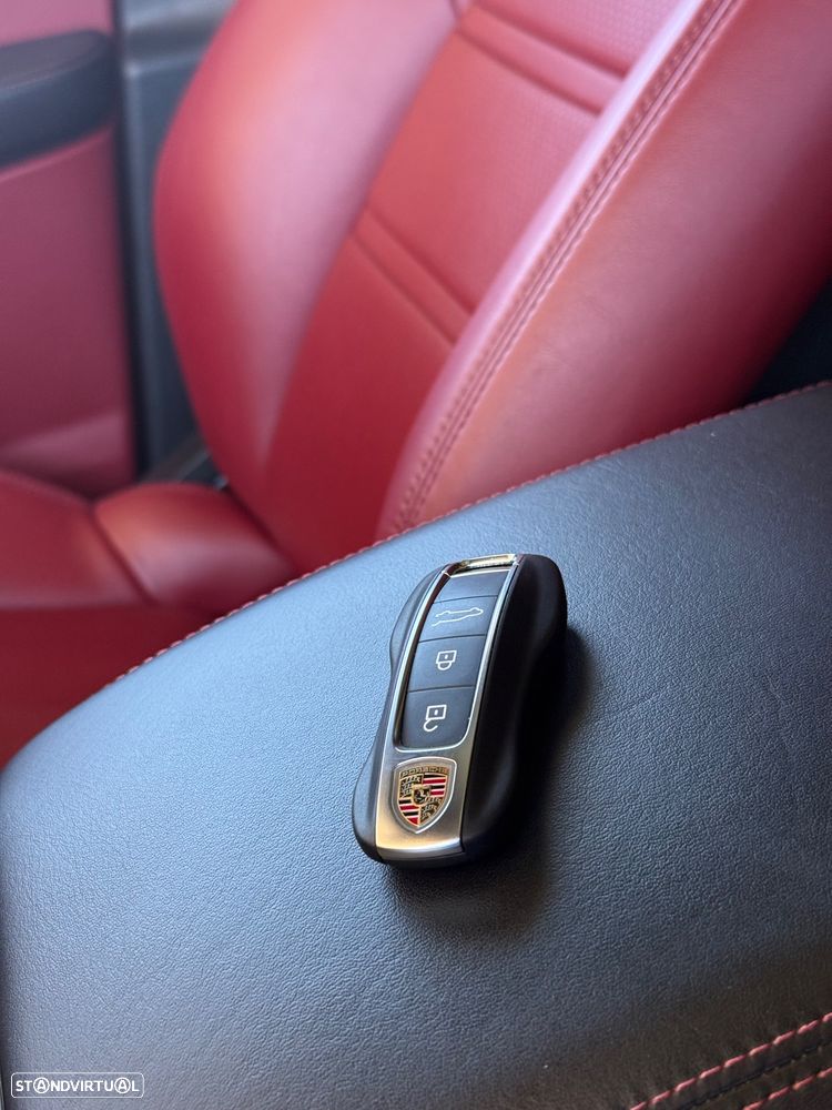 Porsche Cayenne E-Hybrid Platinum Edition - 18