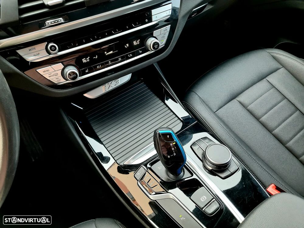 BMW iX3 M Sport Impressive - 14