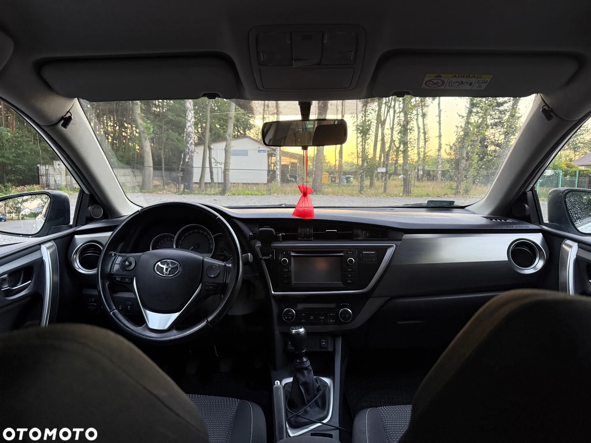 Toyota Auris 1.6 Premium - 2