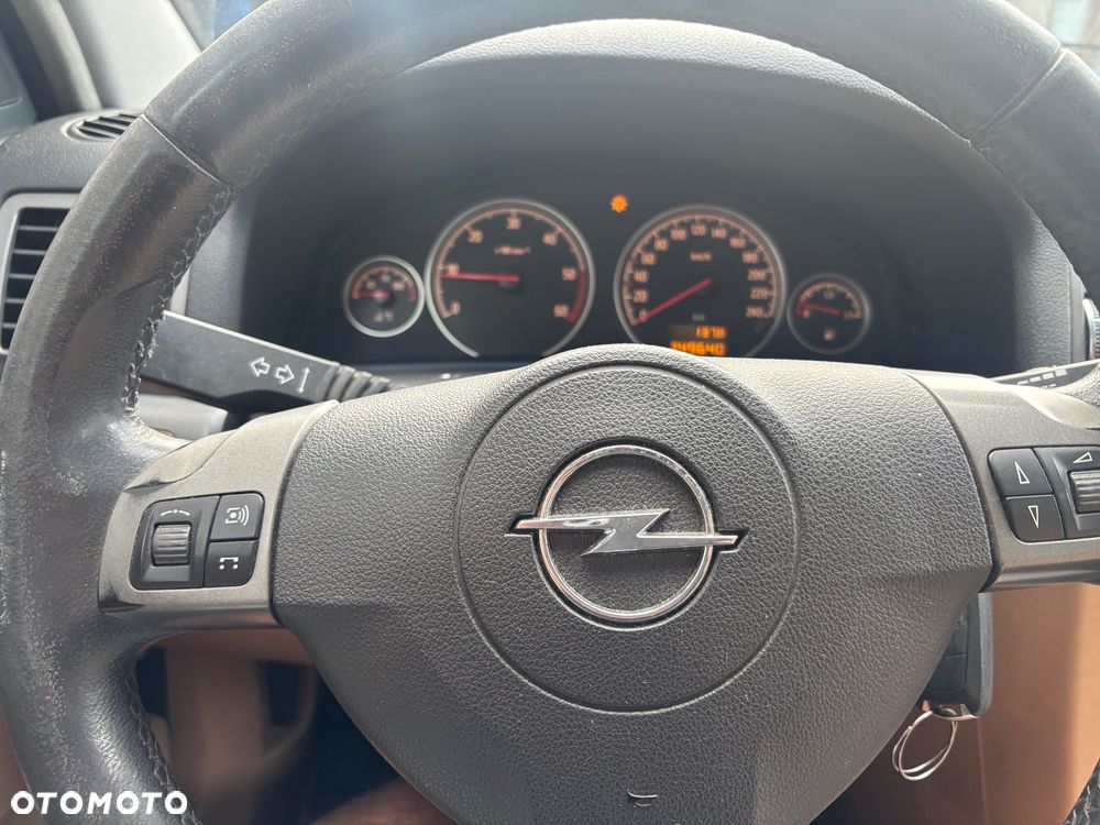 Opel Vectra 1.9 CDTI Essentia - 11