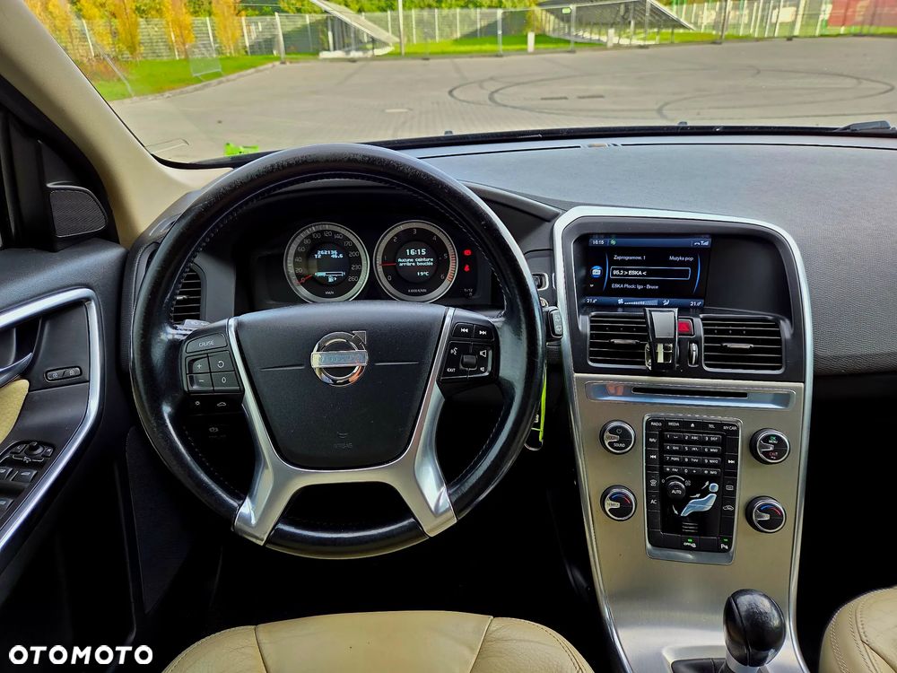 Volvo XC 60 DRIVe Momentum - 11