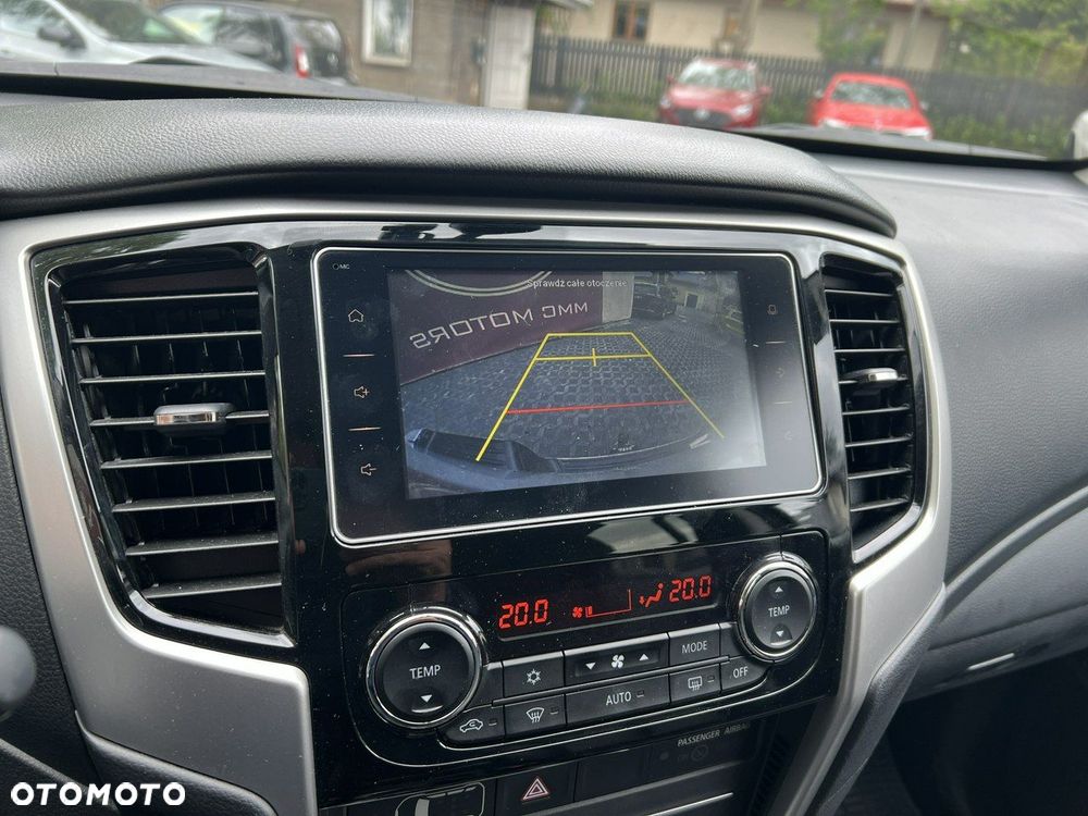 Mitsubishi L200 2.2 d DC Instyle Plus - 29