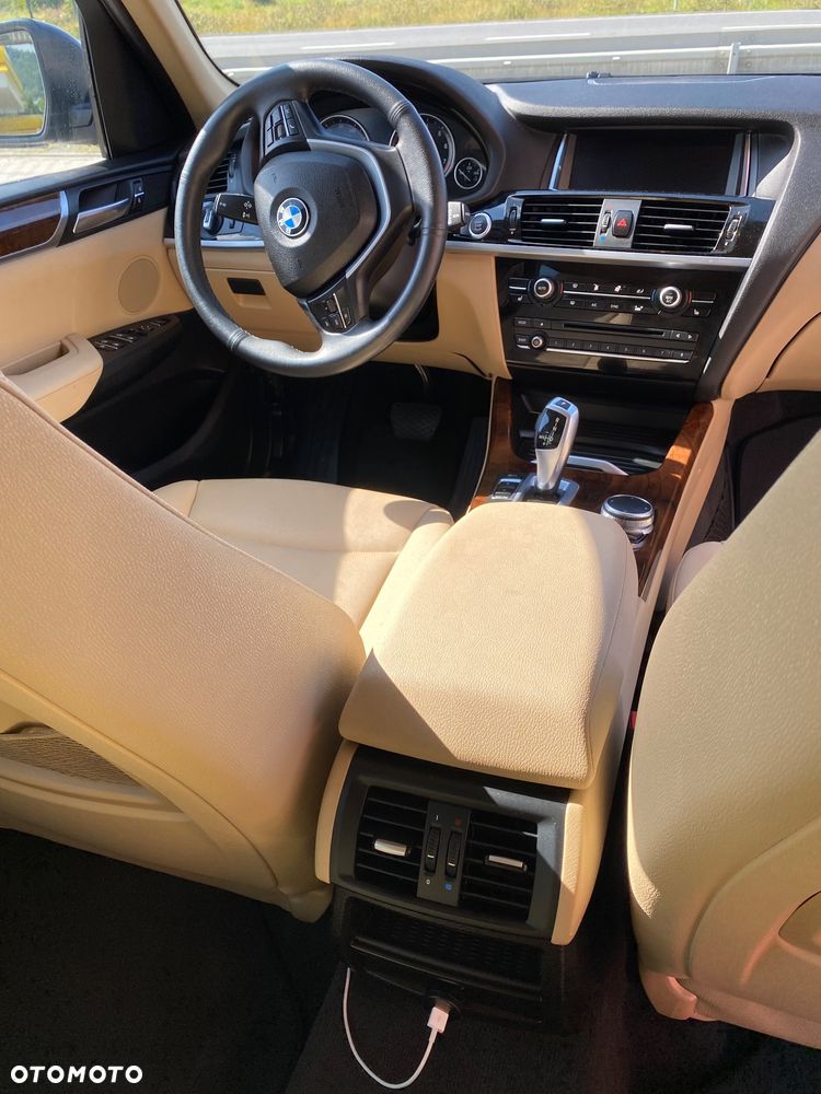 BMW X3 xDrive28i xLine - 12