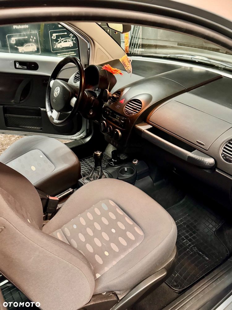 Volkswagen New Beetle 1.6 United - 11