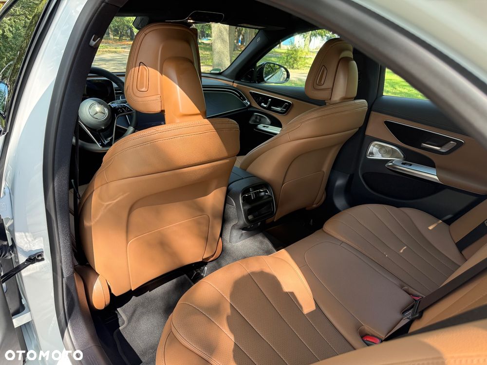 Mercedes-Benz Klasa E 220 d mHEV 4-Matic Avantgarde 9G-Tronic - 29