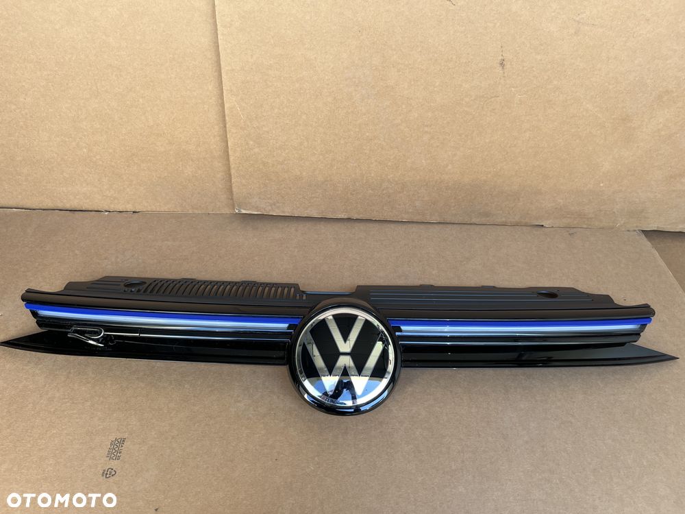 GRILL VW GOLF VIII LIFT R GTE ATRAPA ZDERZAKA PRZOD GOLF 8 GTE R LIFT 2026 - 1