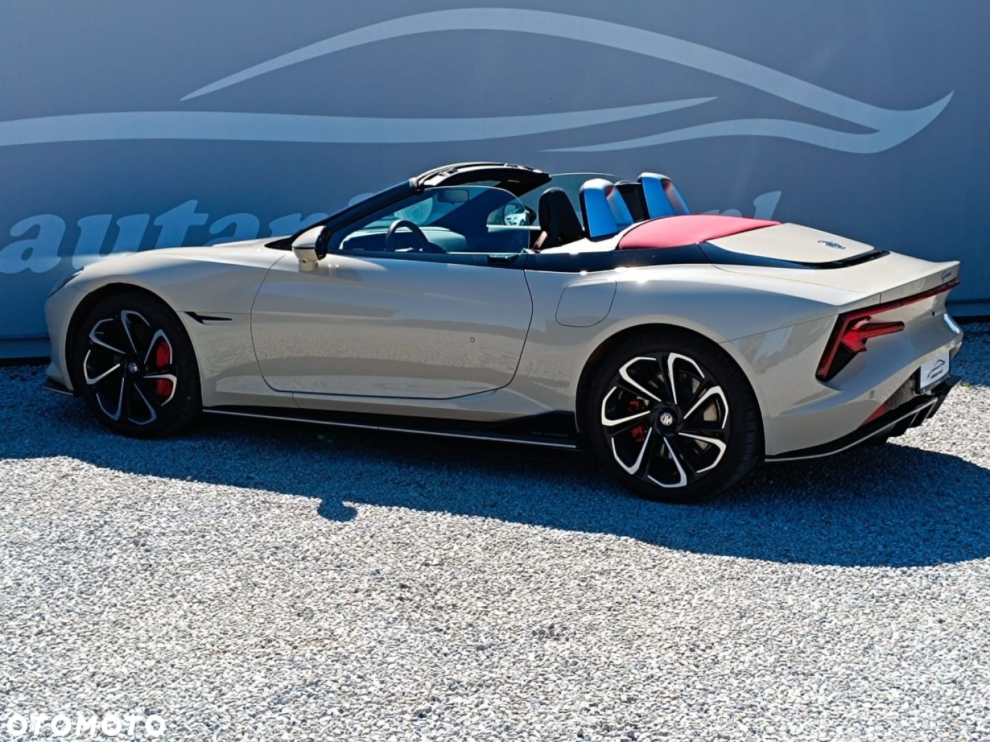 MG Cyberster 77kWh AWD Czerwony Dach - 24