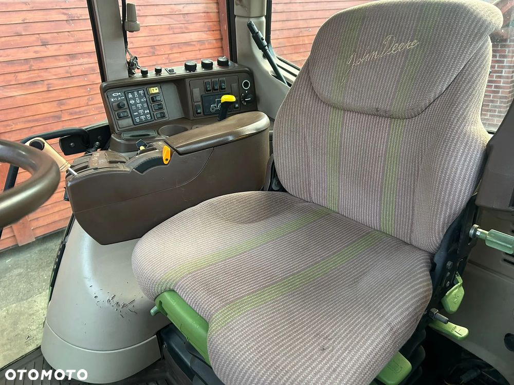 John Deere 6820 - 29