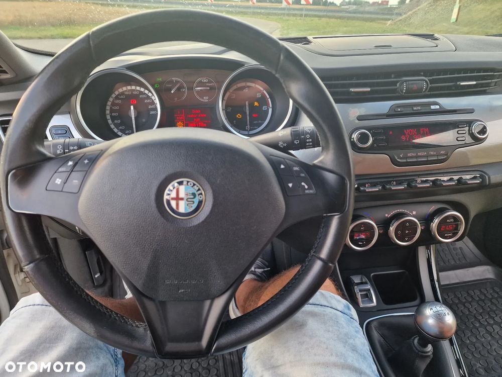 Alfa Romeo Giulietta 2.0 JTDM Distinctive - 12