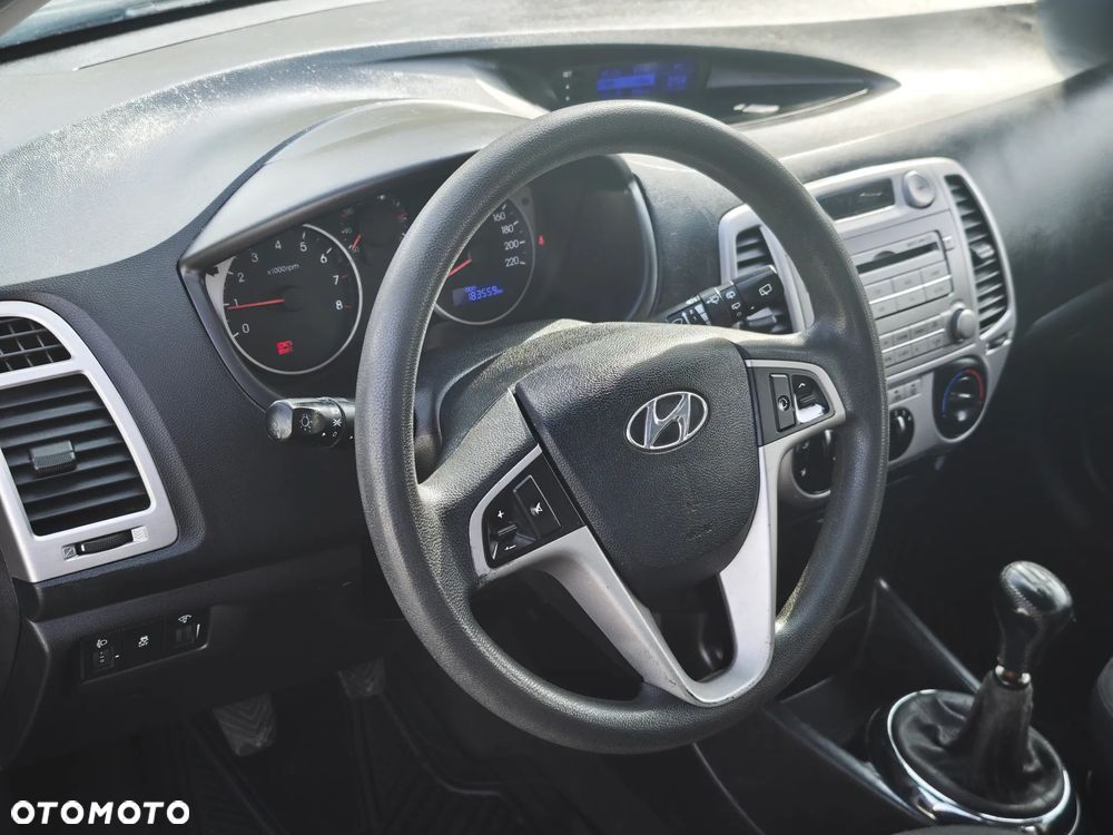 Hyundai i20 1.2 FIFA WM Edition - 28