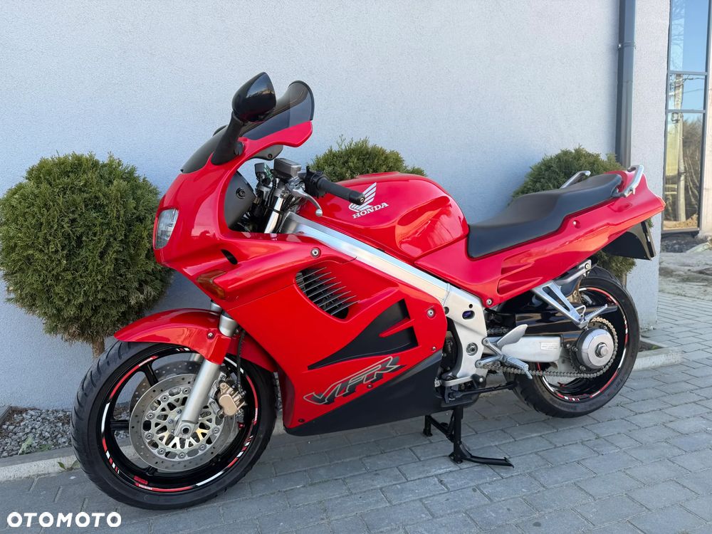 Honda VFR - 38