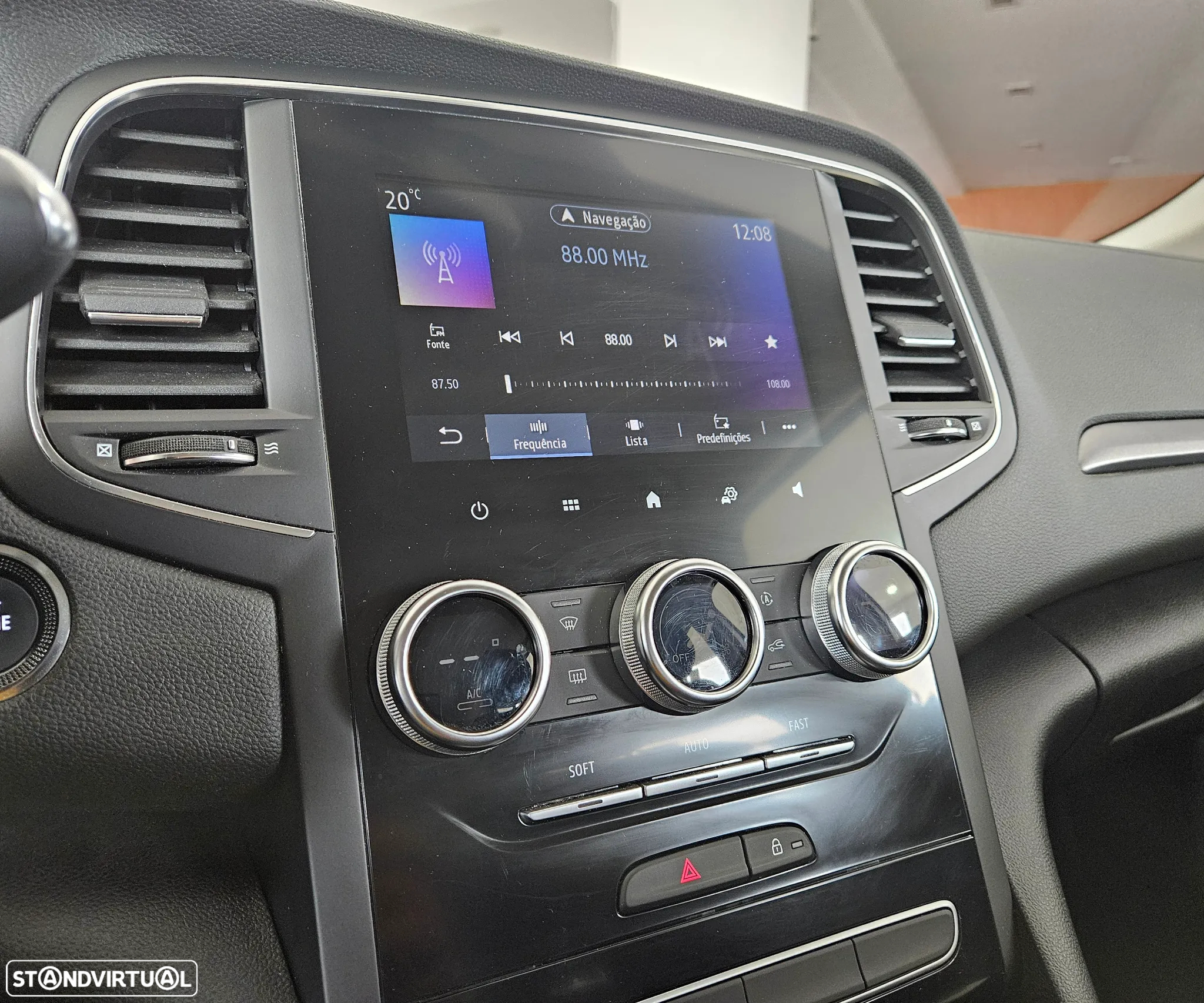 Renault Mégane Sport Tourer TCe 115 GPF ZEN - 26