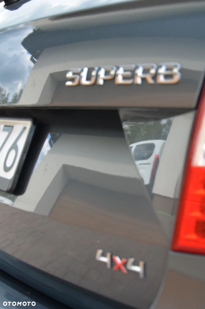 Skoda Superb 2.0 TDI Green tec 4x4 Exclusive - 19