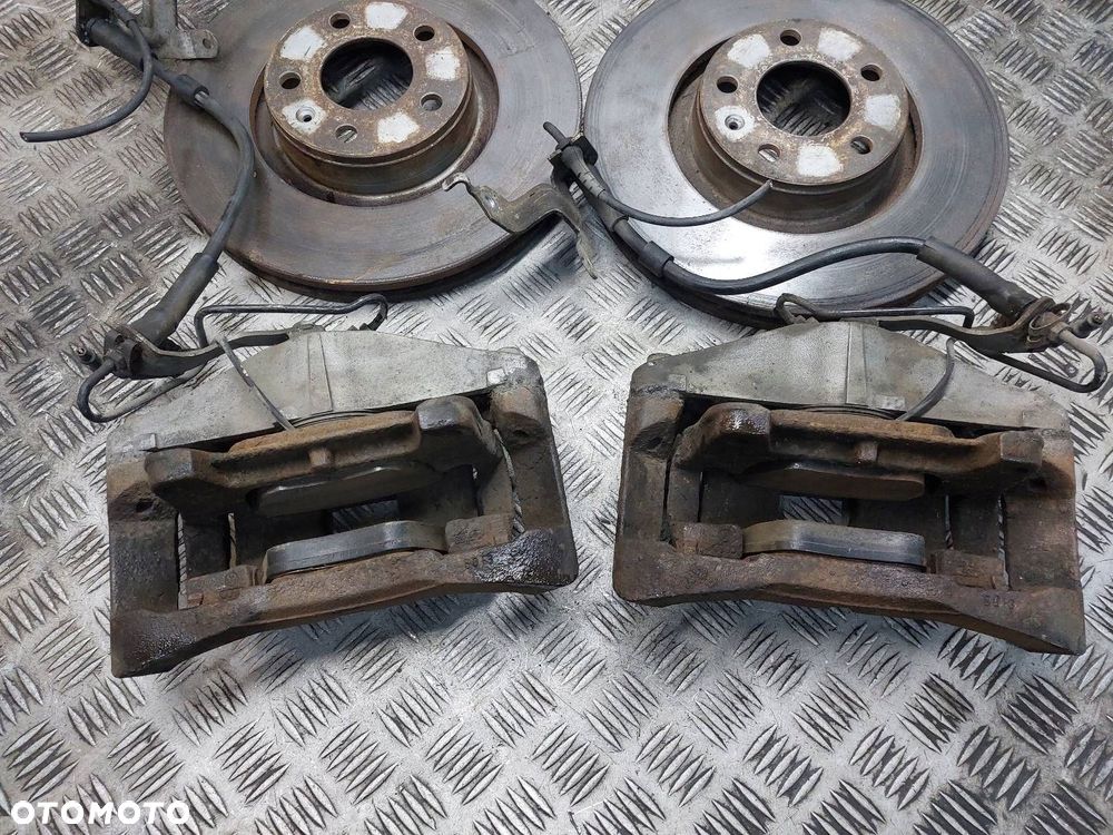 TARCZE HAMULCOWE PRZÓD + KLOCKI + ZACISKI AUDI A8 D3 3.0 TDI - 2