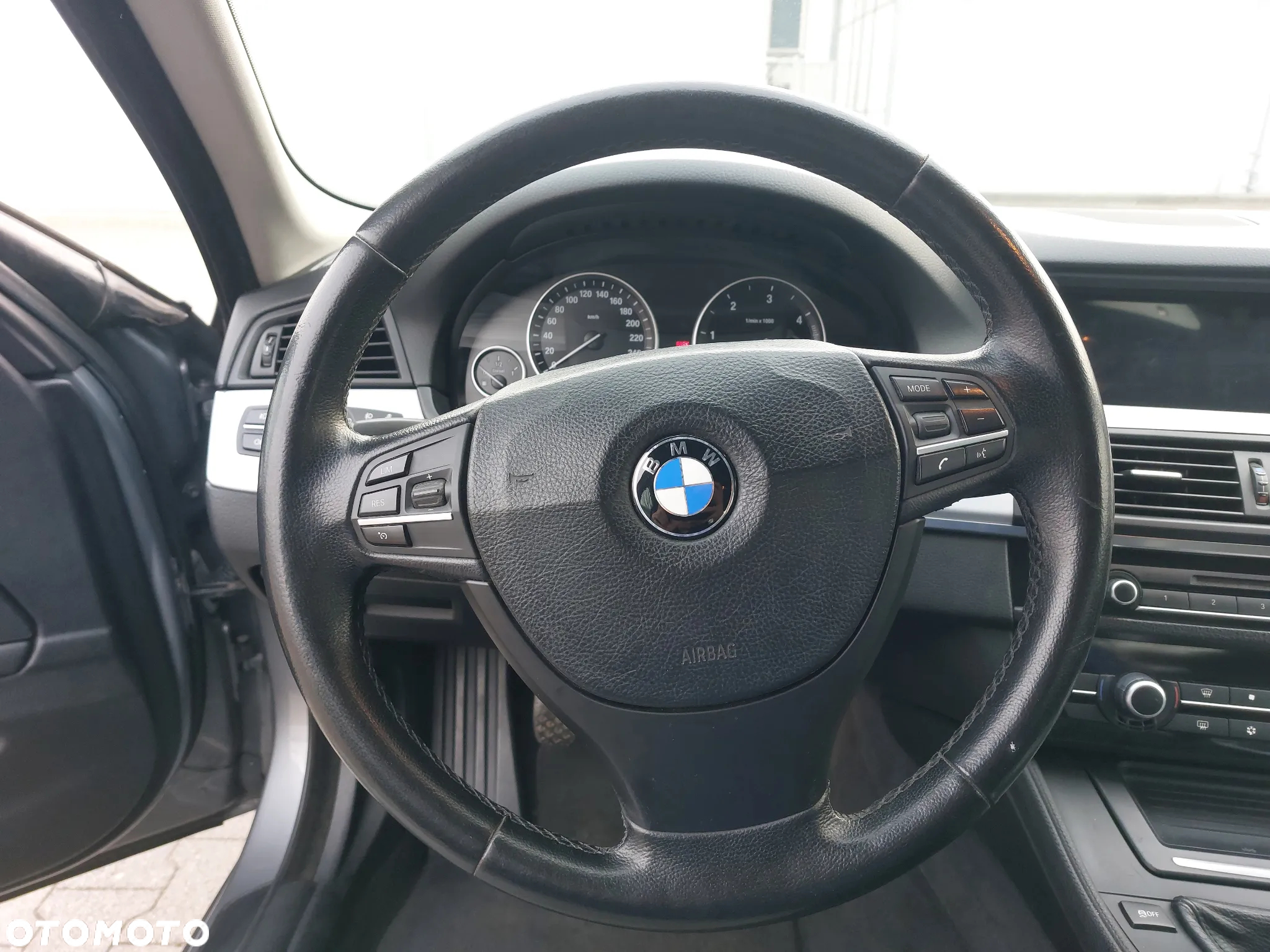 BMW Seria 5 520d - 12