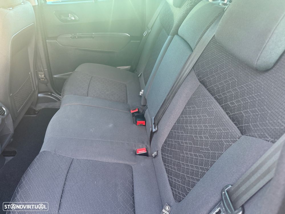 Peugeot 3008 1.6 BlueHDi Style - 24