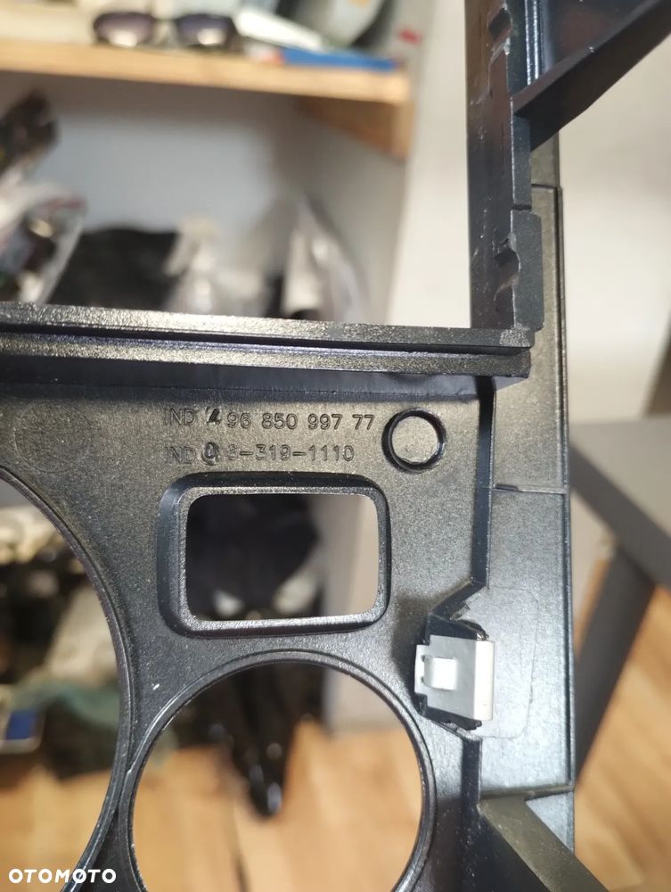 PEUGEOT 3008 I 09-16 r. RAMKA panelu klimatyzacji RADIA KONSOLA 9685099877 + - 5