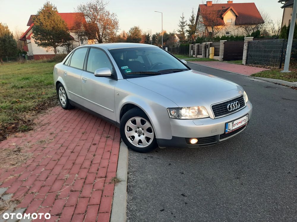 Audi A4 Limousine - 7