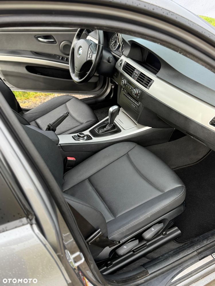 BMW Seria 3 318d Touring - 6