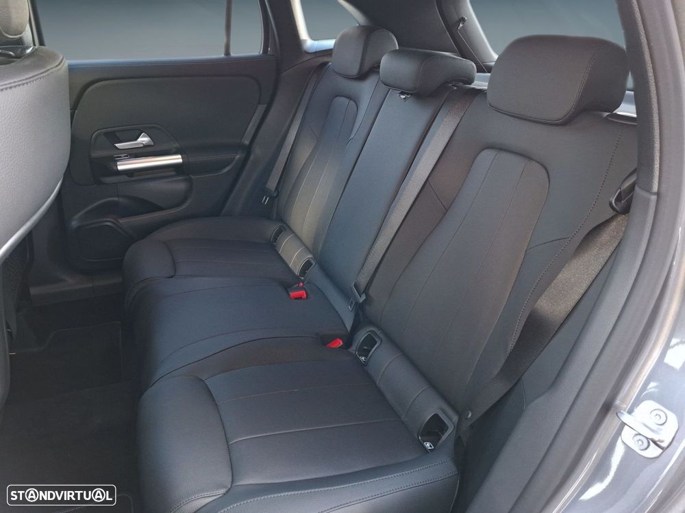 Mercedes-Benz GLA 180 d Progressive - 14