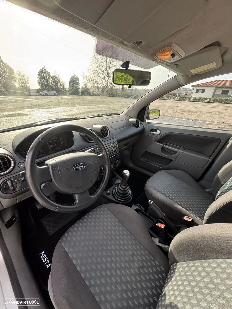 Ford Fiesta 1.25 Ambiente - 13