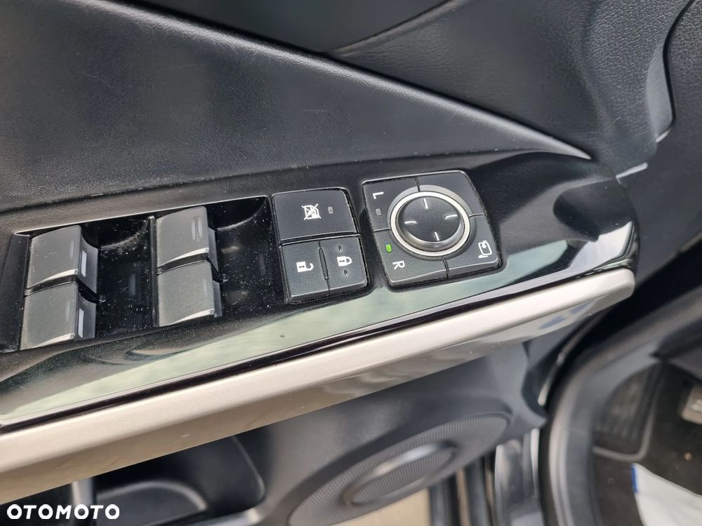 Lexus IS Business Edition - 14