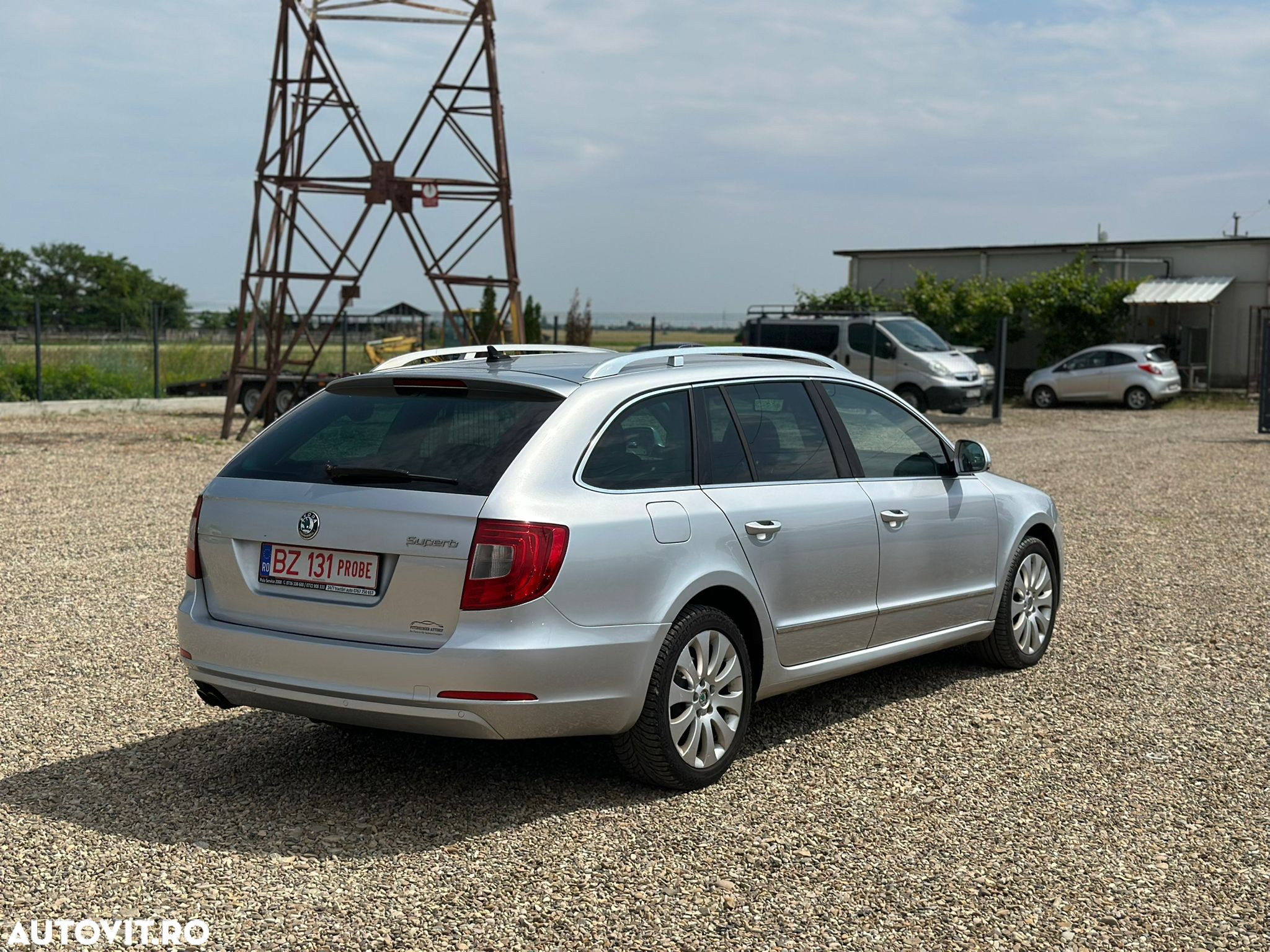 Skoda Superb 2.0 TDI DSG Elegance - 4
