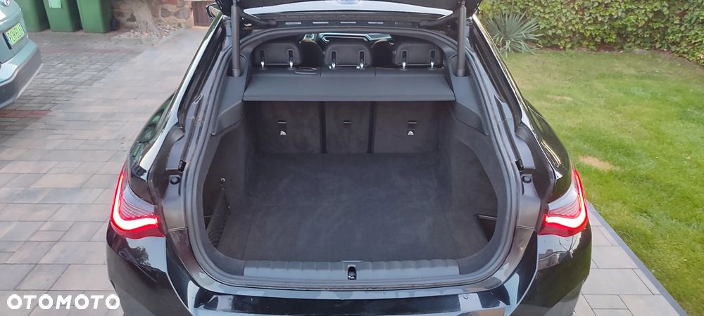 BMW i4 - 39