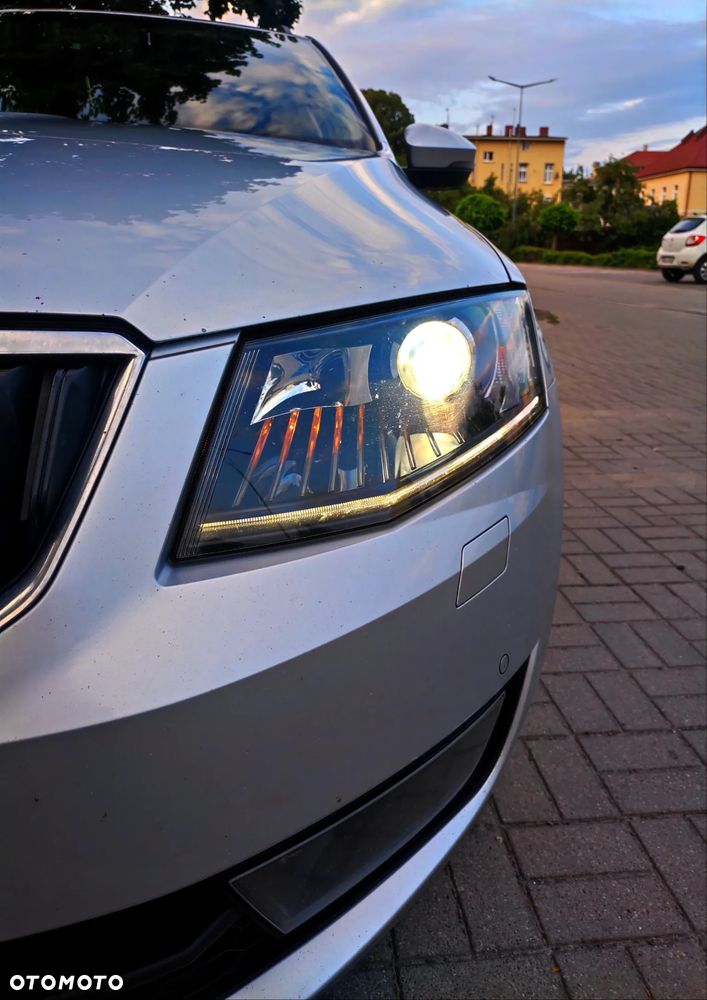 Skoda Octavia 2.0 TDI 4x4 Style DSG - 5
