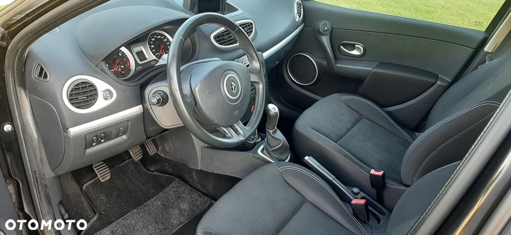 Renault Clio 1.2 16V 75 TomTom Edition - 21