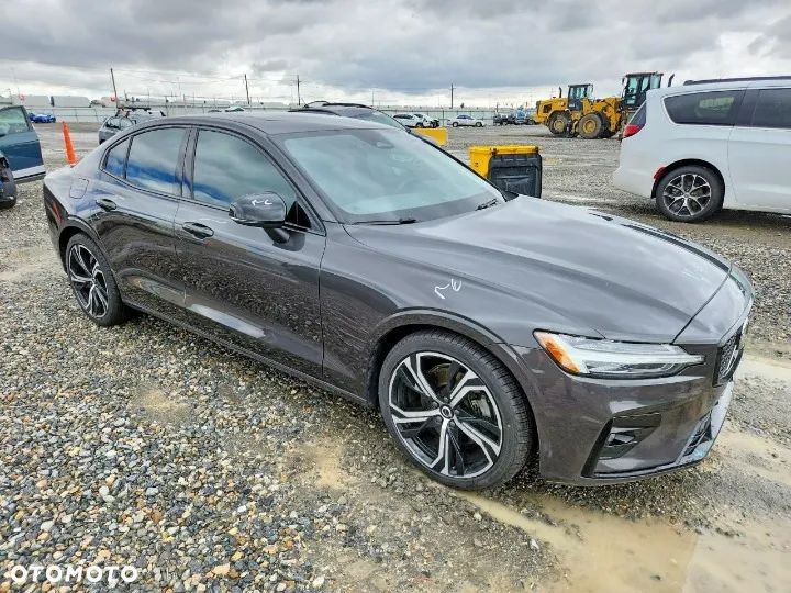Volvo S60 B5 B Ultimate Dark - 4
