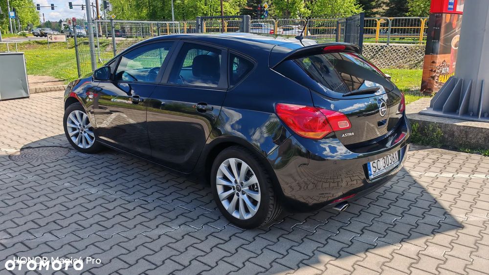 Opel Astra 1.4 Turbo 150 Jahre - 2