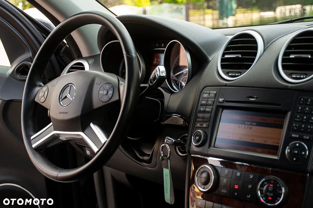 Mercedes-Benz GL 450 4Matic 7G-TRONIC Grand Edition - 17
