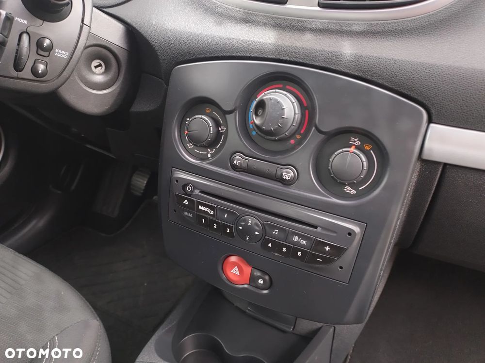 Renault Clio 1.2 16V 75 Dynamique - 27