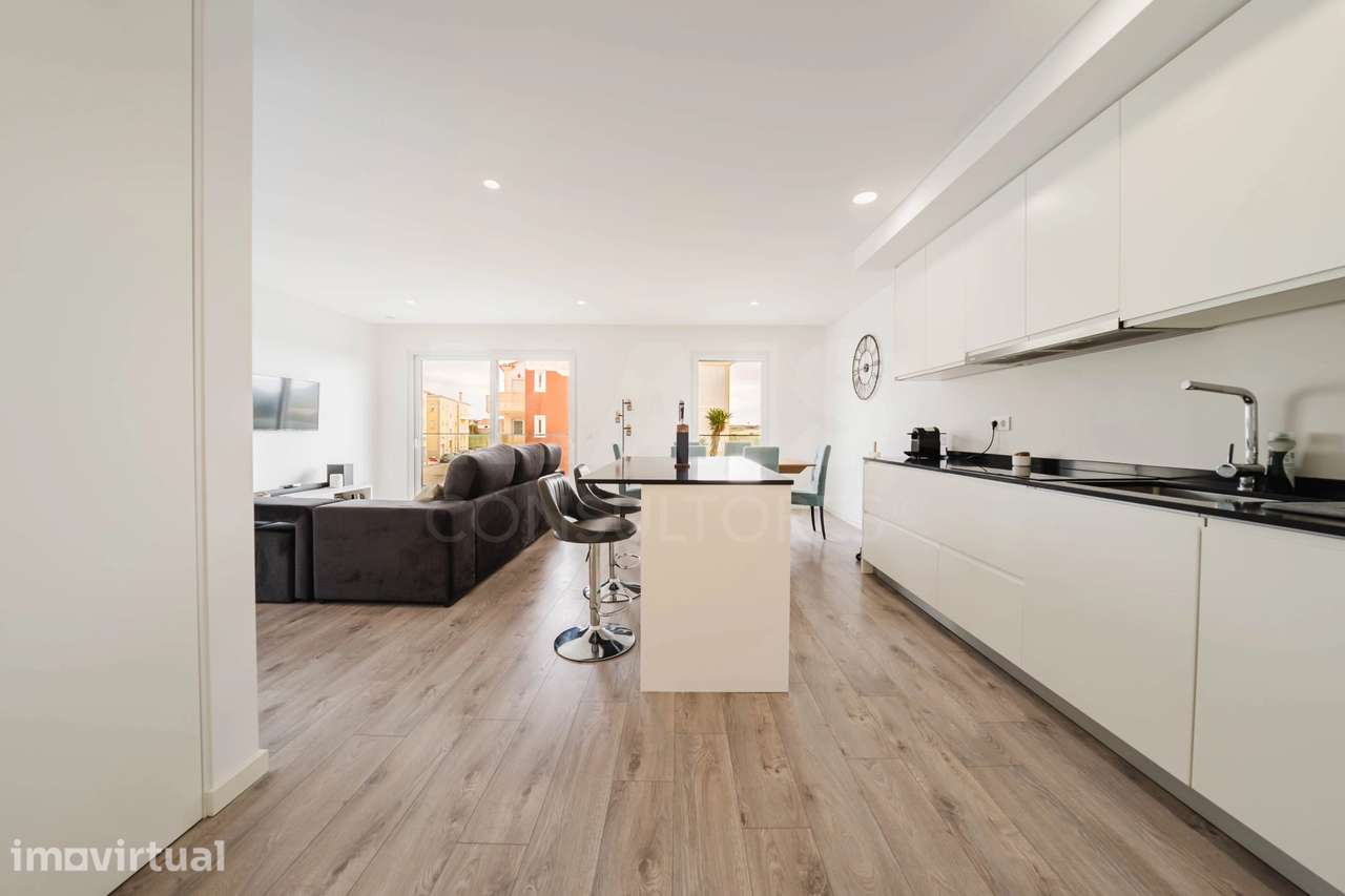 Apartamento T2 |Semi-novo | Varanda | Garagem Box |Atouguia da Bale... - Grande imagem: 2/22