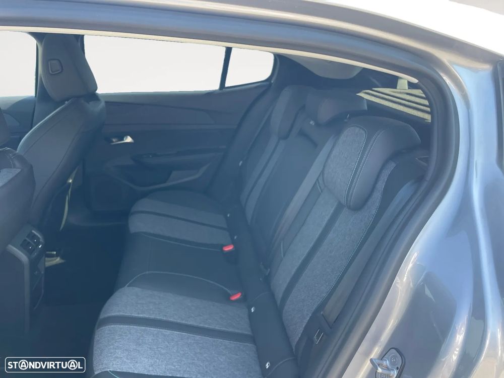 Peugeot 408 1.2 PureTech Allure EAT8 - 15