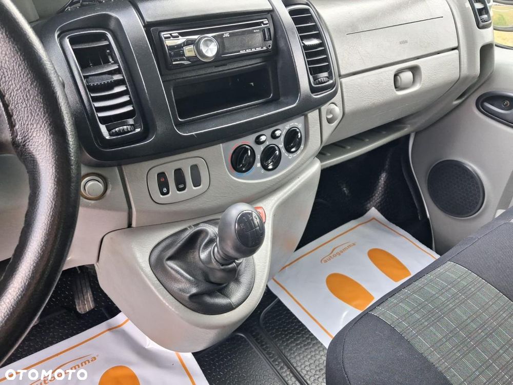 Opel Vivaro - 20