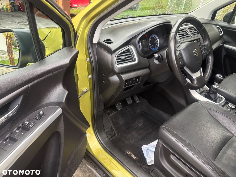 Suzuki SX4 S-Cross 1.6 DDiS Premium Plus 4WD - 25