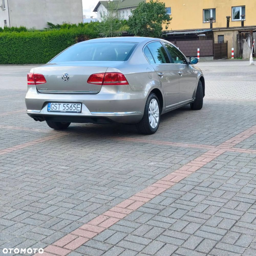 Volkswagen Passat 2.0 TDI Comfortline - 13