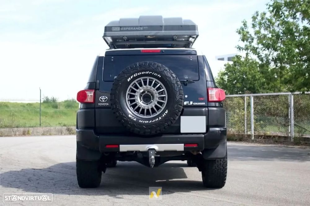 Toyota Land Cruiser - 30