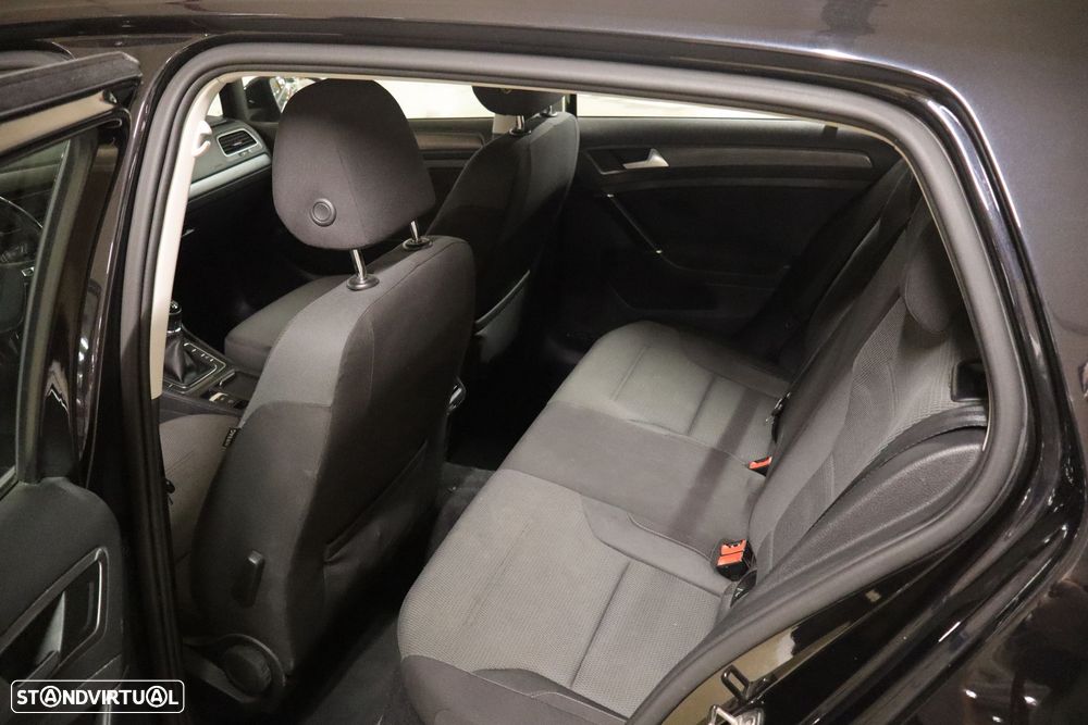 VW Golf 1.6 TDi BlueMotion Confortline - 8