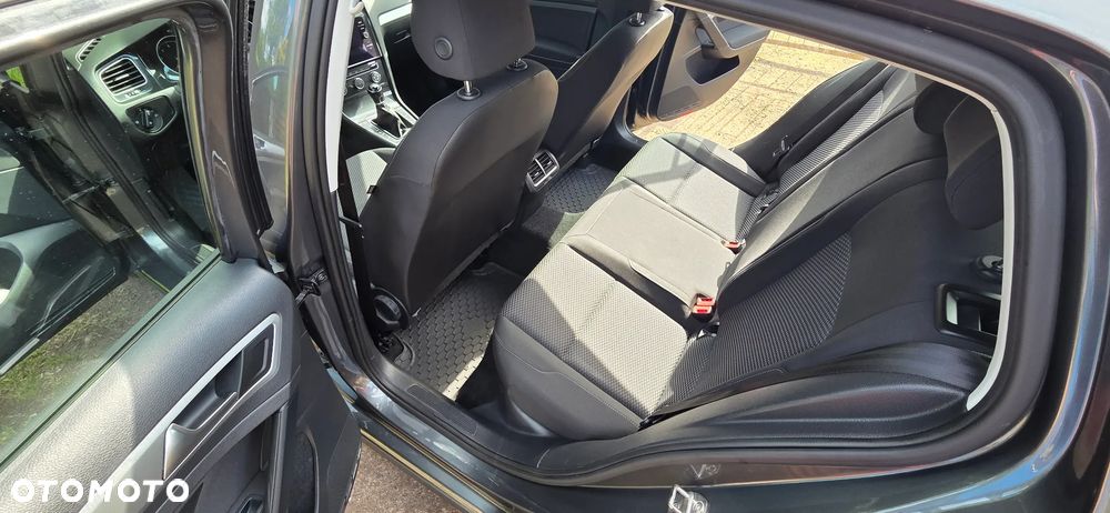 Volkswagen Golf - 6